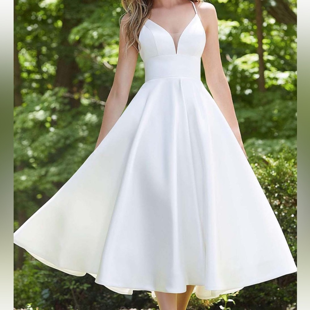 Elegant White A-Line Midi Wedding Dress with Plunging V-Neck